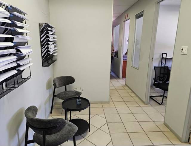 OFFICE FOR SALE IN SILVER LAKES